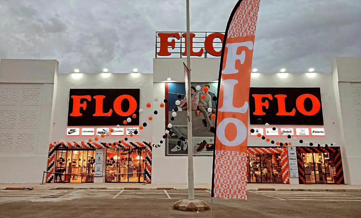 Magasin FLO — inauguration — Habillage de façade, beach flag et décor d'ouverture